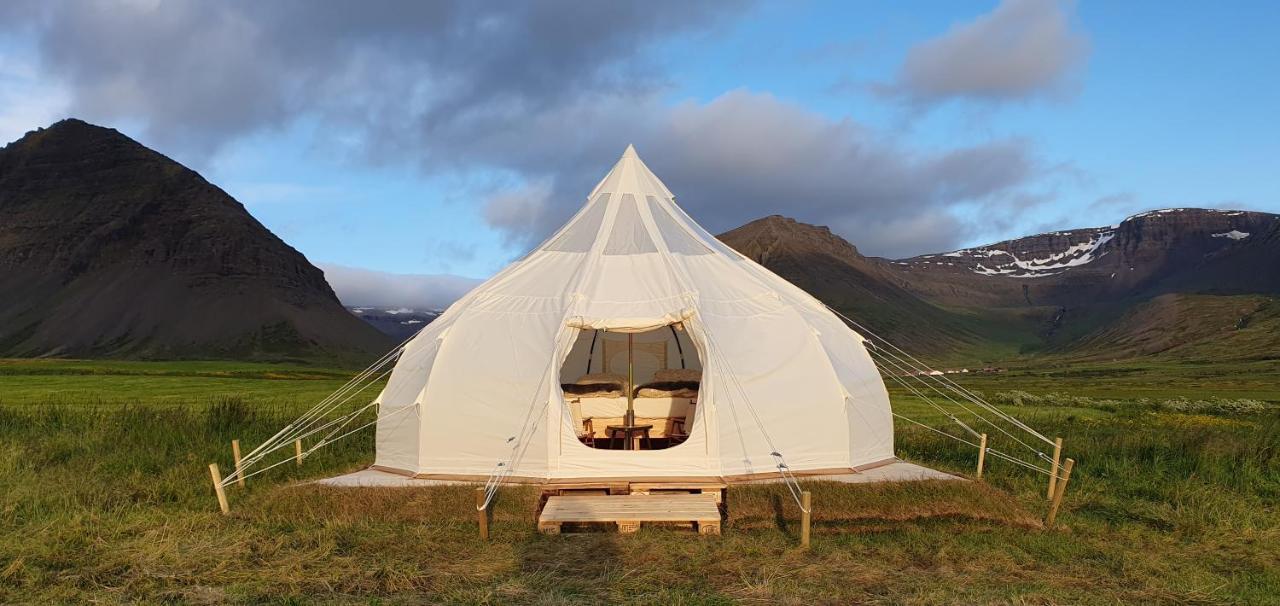 Korpudalur Hi Hostel Flateyri Exteriör bild