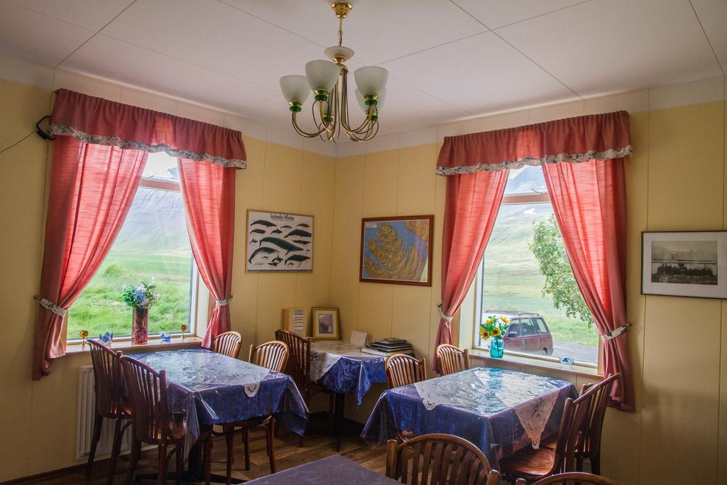 Korpudalur Hi Hostel Flateyri Exteriör bild