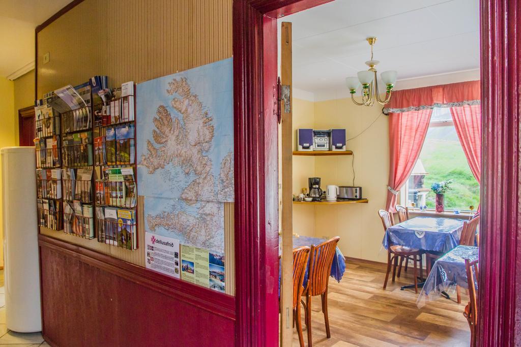 Korpudalur Hi Hostel Flateyri Exteriör bild
