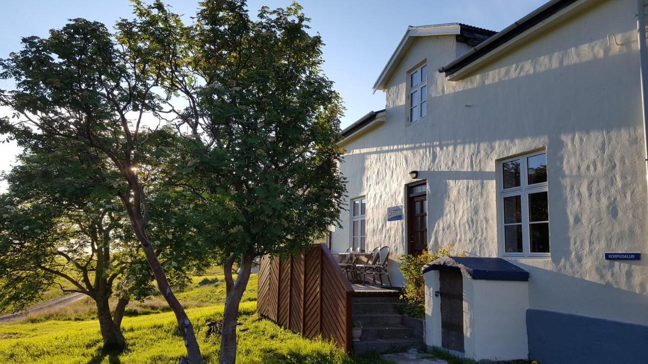 Korpudalur Hi Hostel Flateyri Exteriör bild
