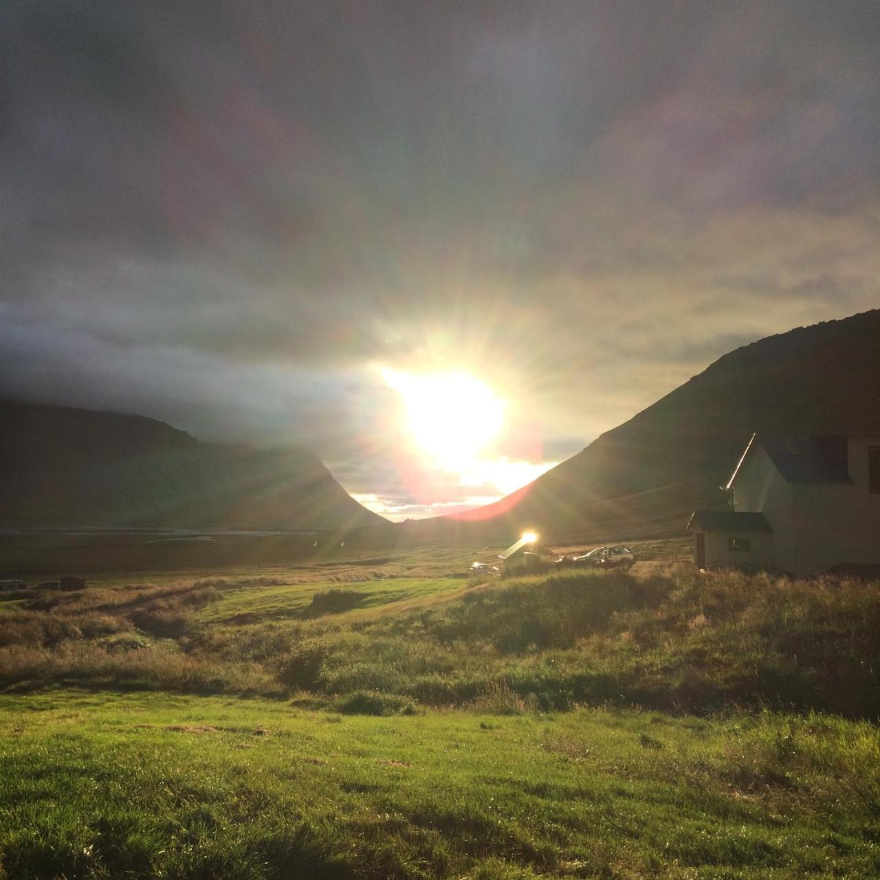 Korpudalur Hi Hostel Flateyri Exteriör bild